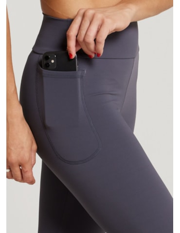 BERMUDA CICLISTA LISA COM BOLSO NG CINZA