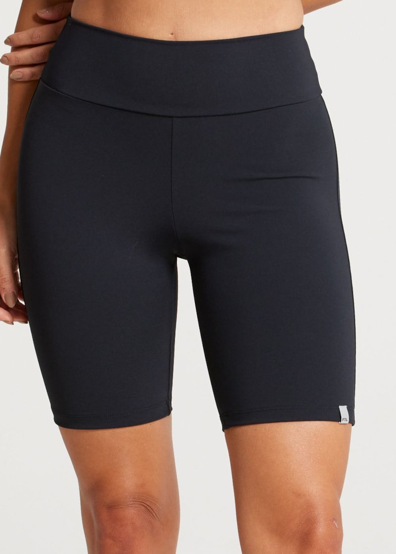 BERMUDA CICLISTA LISA COM BOLSO NG PRETO