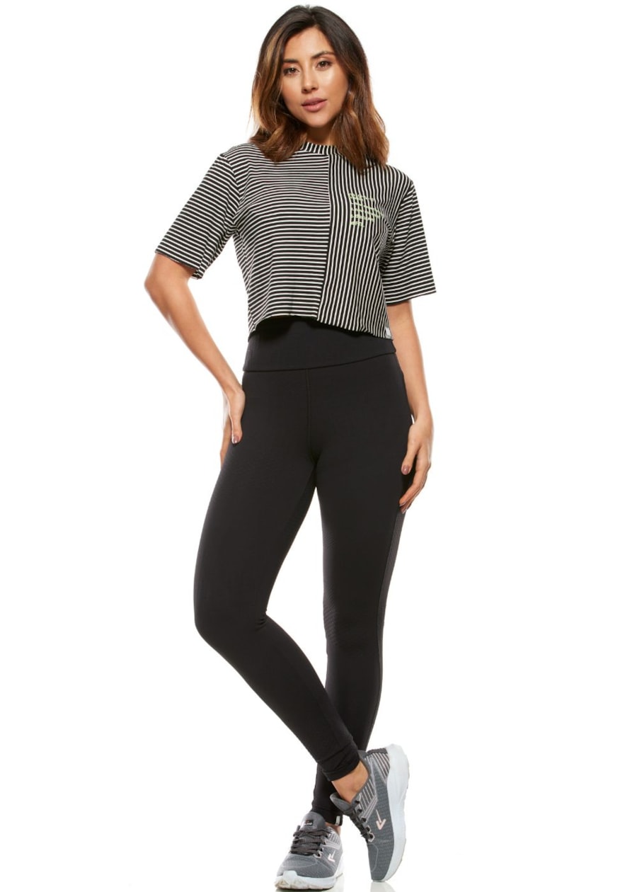 BLUSA CROPPED LISTRADA IMAGINE PRETA