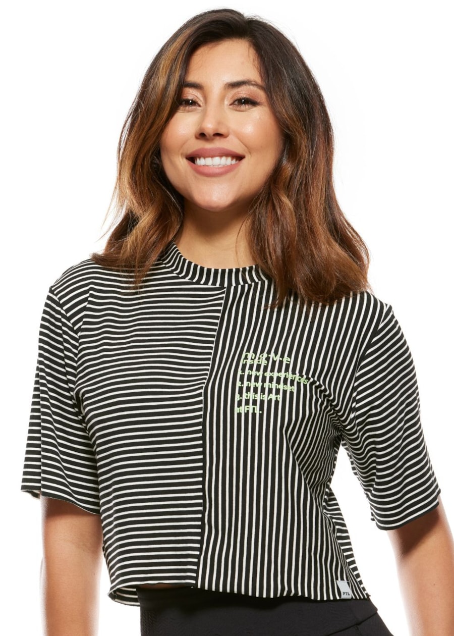 BLUSA CROPPED LISTRADA IMAGINE PRETA