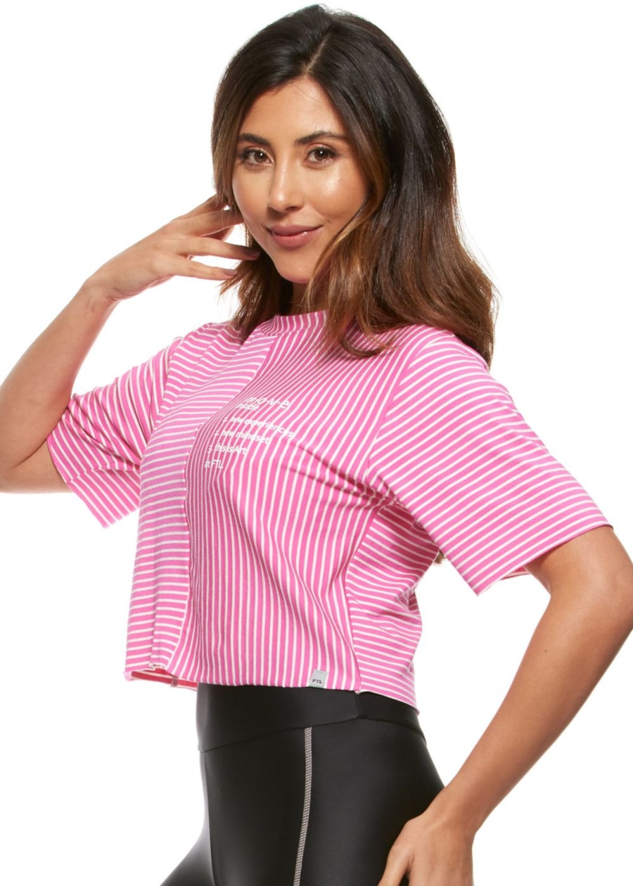 BLUSA CROPPED LISTRADA IMAGINE ROSA CEREJA