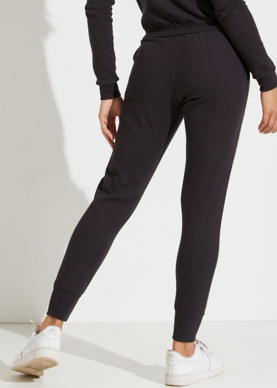 CALÇA JOGGER MONTMARTRE COM BOLSOS PRETA