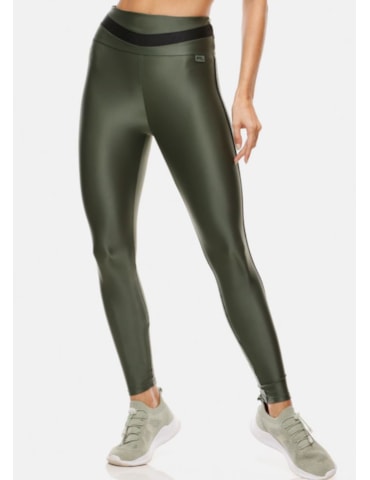 CALÇA LEGGING 7/8 CURVES VERDE MILITAR CALÇA LEGGING 7/8 CURVES VERDE MILITAR