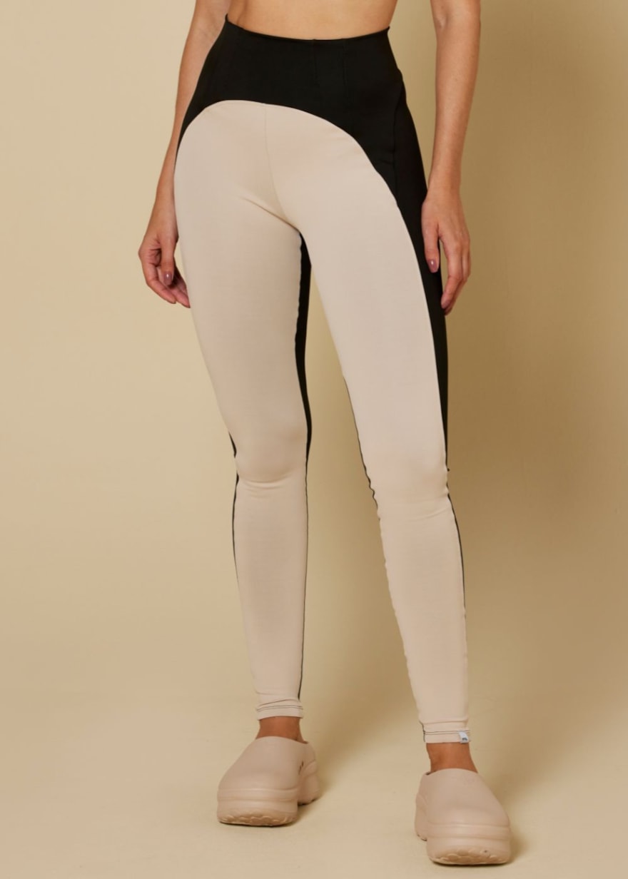 CALÇA LEGGING AMABLE BICOLOR PRETO/AREIA CALÇA LEGGING AMABLE BICOLOR PRETO/AREIA