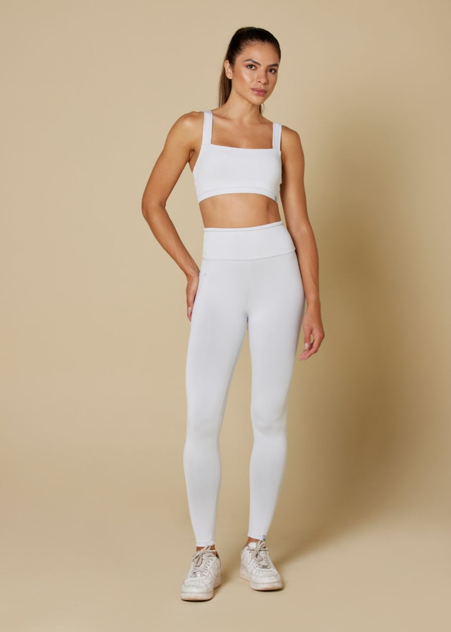 CALÇA LEGGING BLACKOUT COM BOLSO BRANCO CALÇA LEGGING BLACKOUT COM BOLSO BRANCO