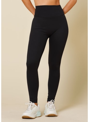 CALÇA LEGGING CANELADA MARÉ PRETO