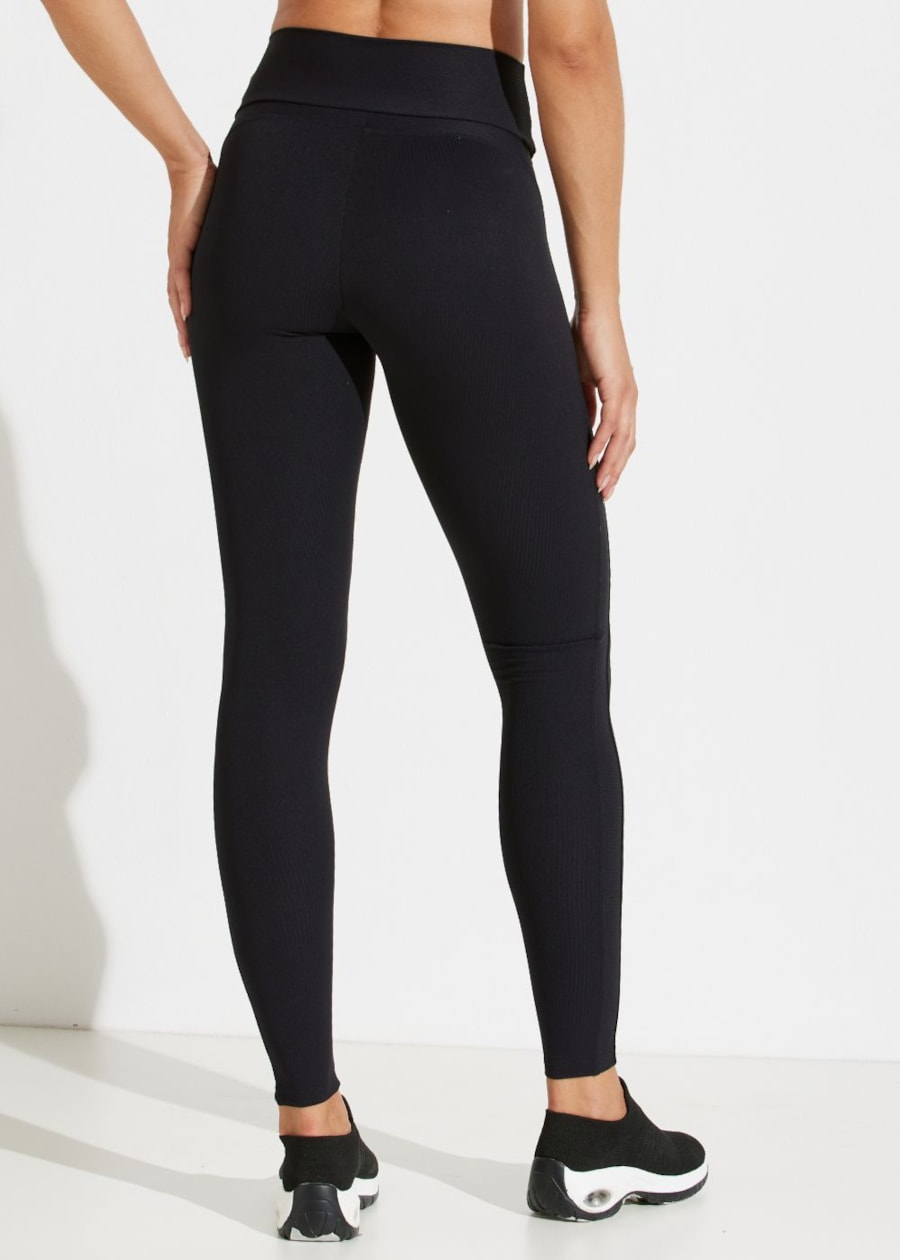 CALÇA LEGGING CANELADA RUE PRETO