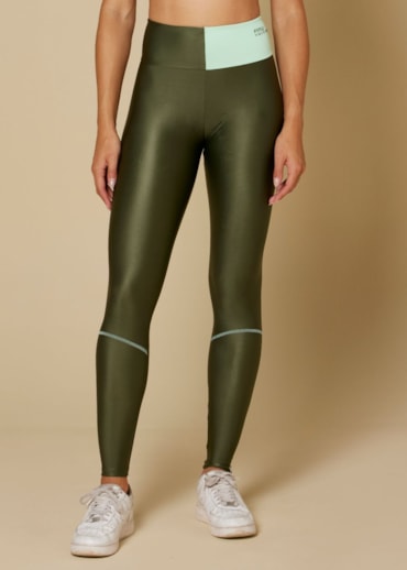 Produto CALÇA LEGGING CORAZON VERDE MILITAR