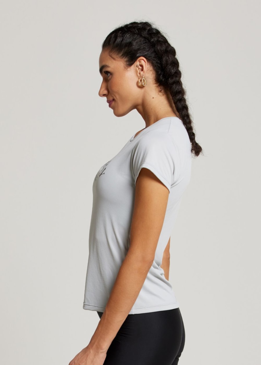 CAMISETA BABY LOOK DE POLIAMIDA AIR 6.AM CLUB CINZA