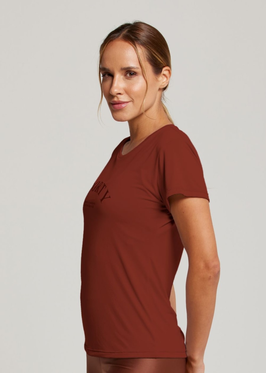 CAMISETA BABY LOOK DE POLIAMIDA AIR 6.AM CLUB MARROM