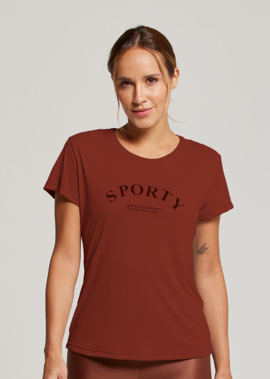 CAMISETA BABY LOOK DE POLIAMIDA AIR 6.AM CLUB MARROM CAMISETA BABY LOOK DE POLIAMIDA AIR 6.AM CLUB MARROM