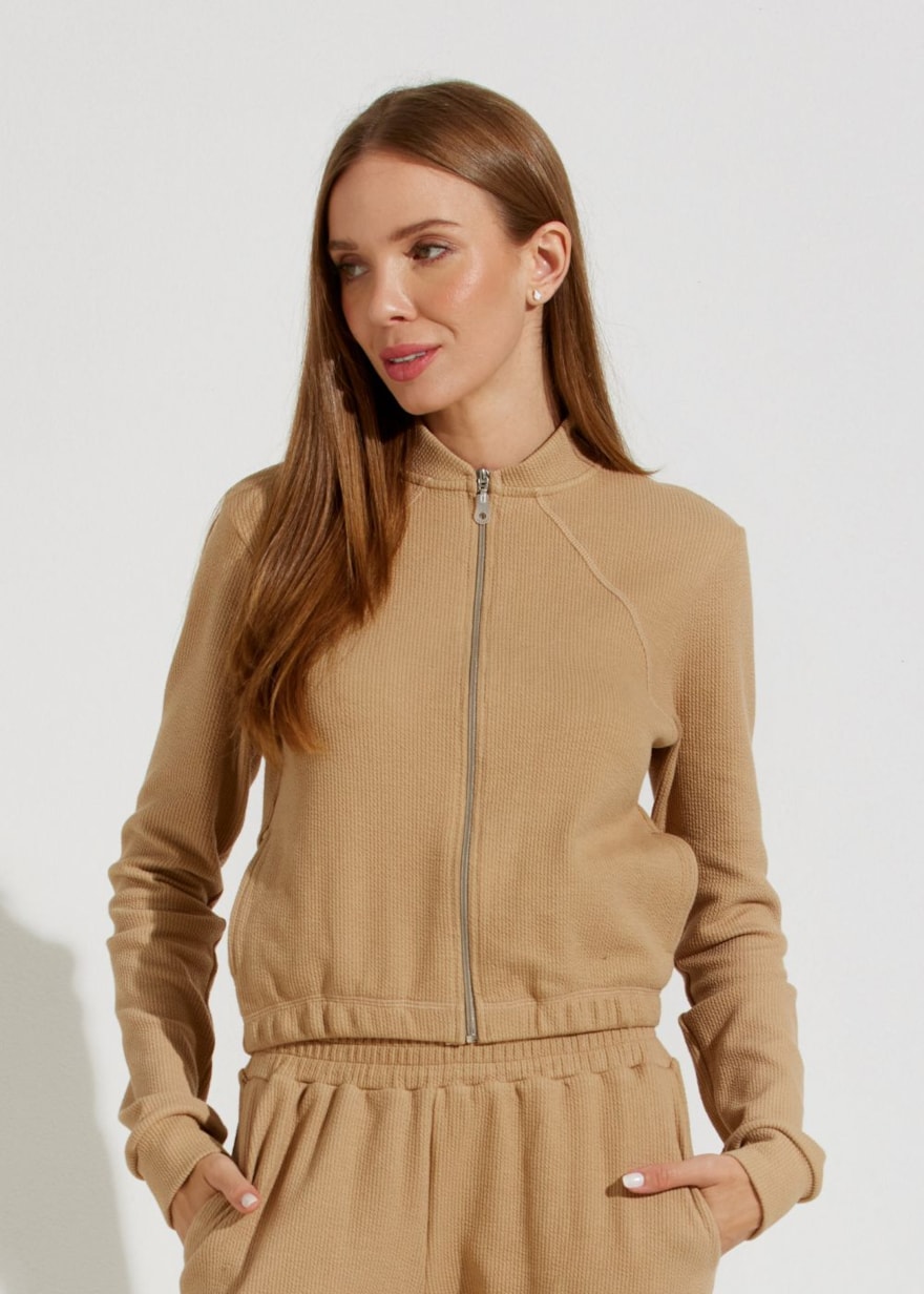 CASACO ESPORTIVO MONTMARTRE COM BOLSOS BEGE CASACO ESPORTIVO MONTMARTRE COM BOLSOS BEGE