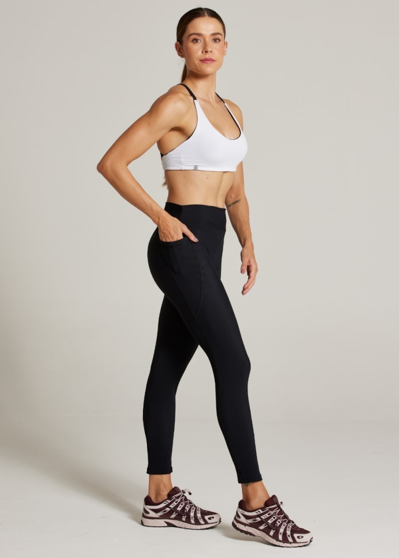 LEGGING CANELADA COM BOLSO LIVING TX - PRETO