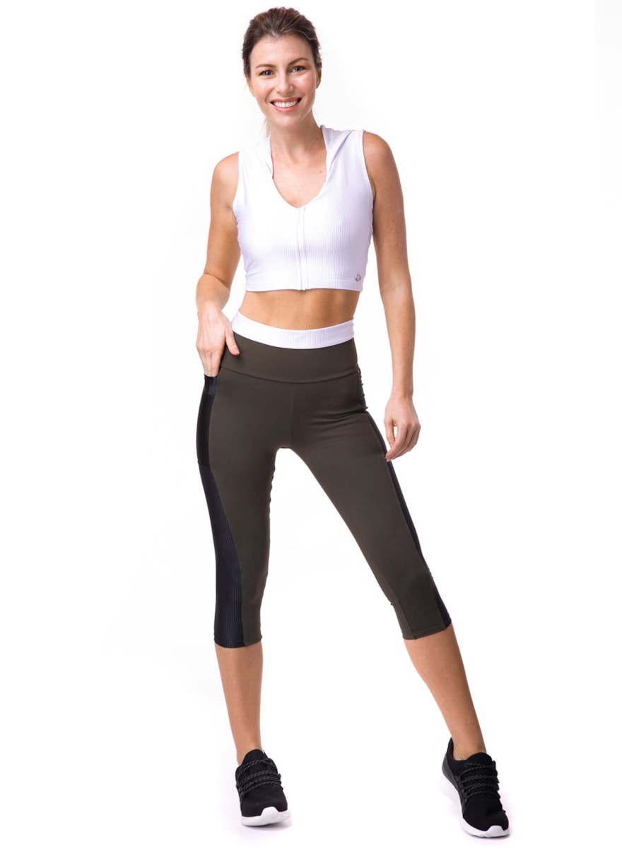 LEGGING CAPRI BOXER VERDE MUSGO ESCURO LEGGING CAPRI BOXER VERDE MUSGO ESCURO