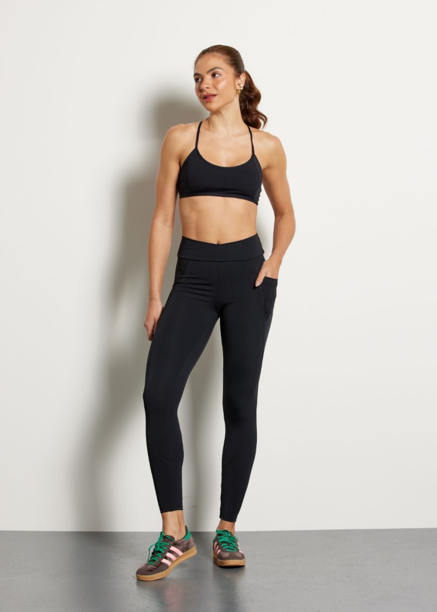 LEGGING COM BOLSO GROW NG PRETO LEGGING COM BOLSO GROW NG PRETO