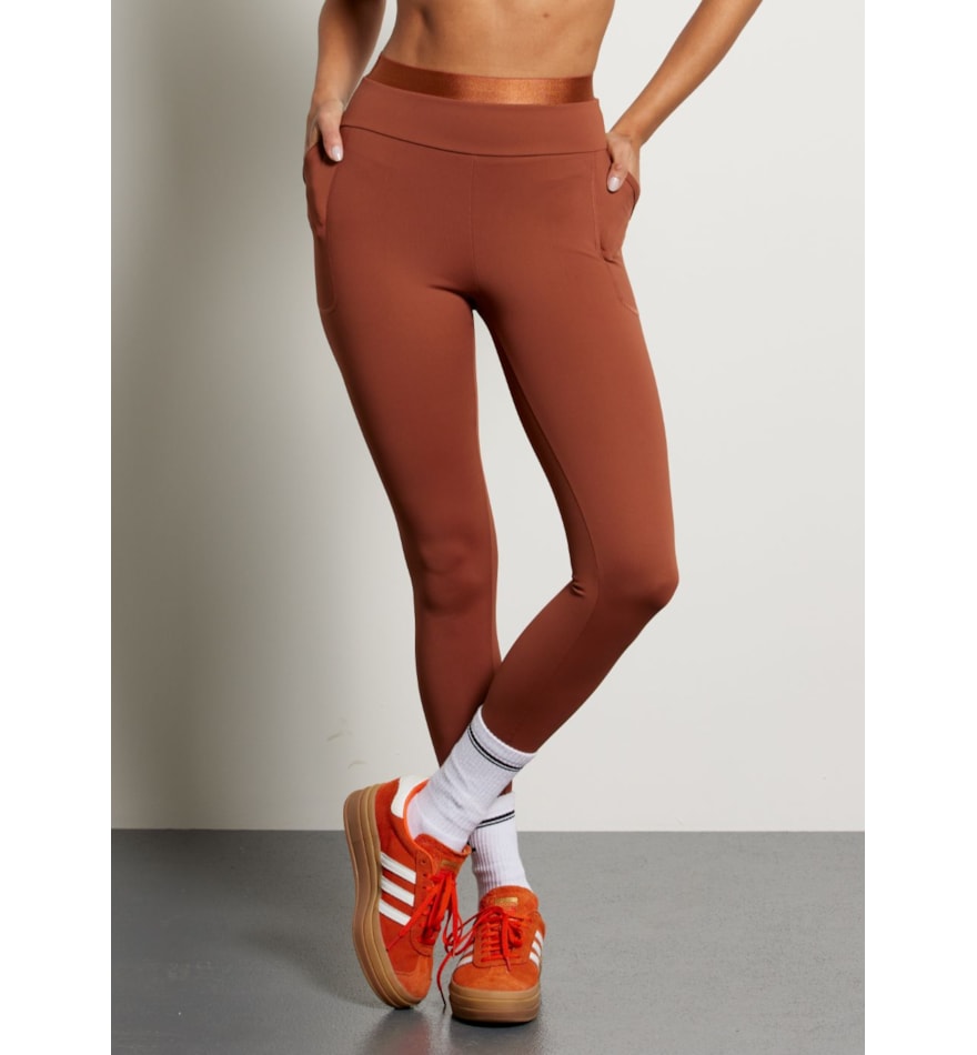 LEGGING COM BOLSO MOTION AR MARROM LEGGING COM BOLSO MOTION AR MARROM
