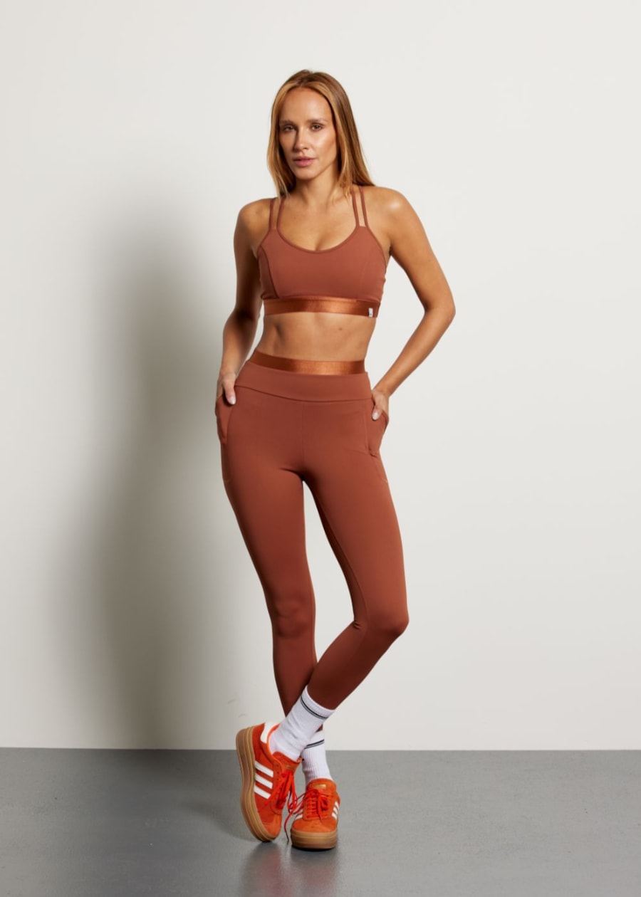 LEGGING COM BOLSO MOTION AR MARROM