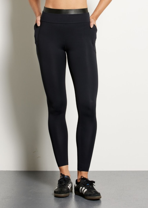 LEGGING COM BOLSO MOTION AR PRETO