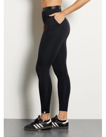LEGGING COM BOLSO MOTION AR PRETO