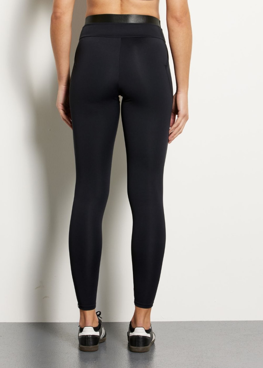 LEGGING COM BOLSO MOTION AR PRETO