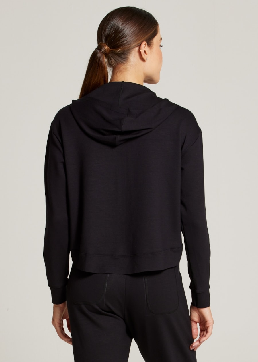 MOLETOM COM CAPUZ ESSENCE - PRETO