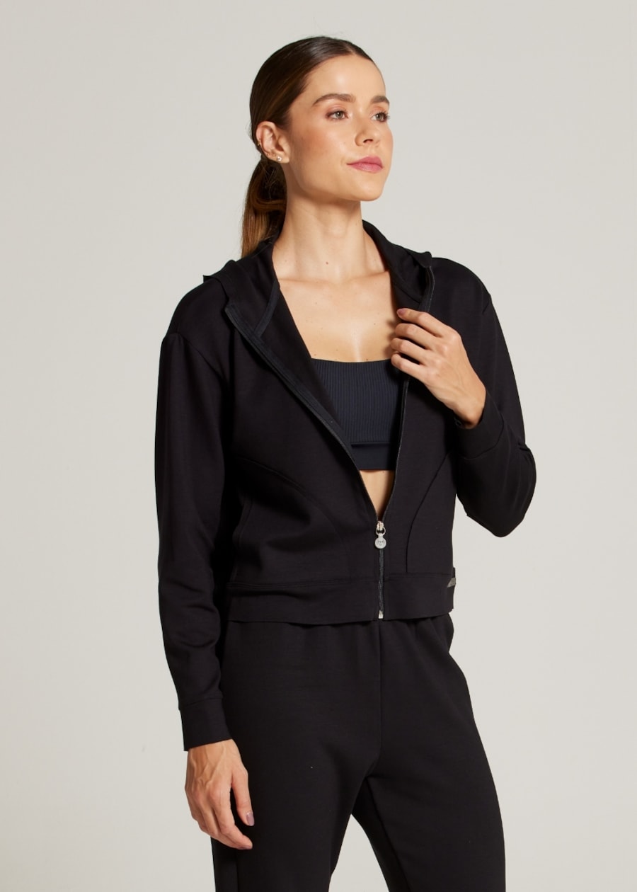 MOLETOM COM CAPUZ ESSENCE - PRETO