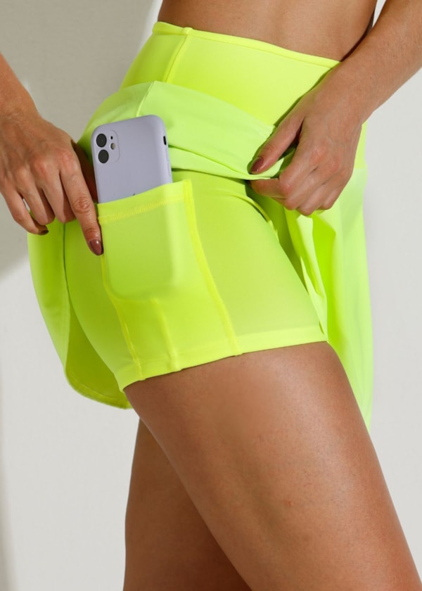 SAIA SHORT COM BOLSO FIT VERDE LIMÃO