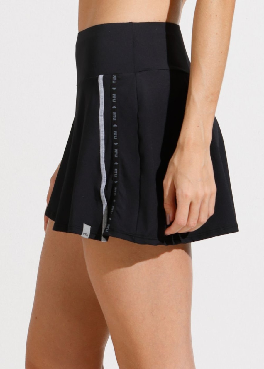 SAIA SHORT SUMMIT PRETA COM BOLSOS