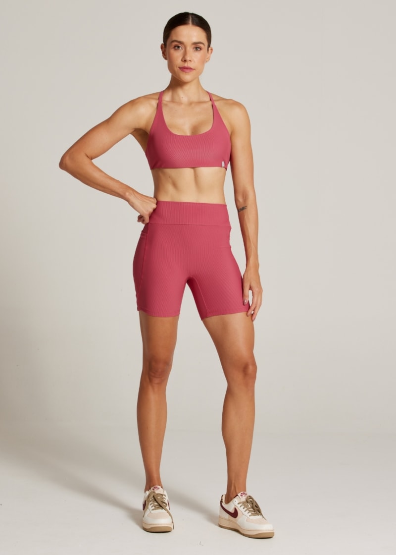 SHORT CANELADO COM BOLSO LIVING TX - ROSA ESCURO