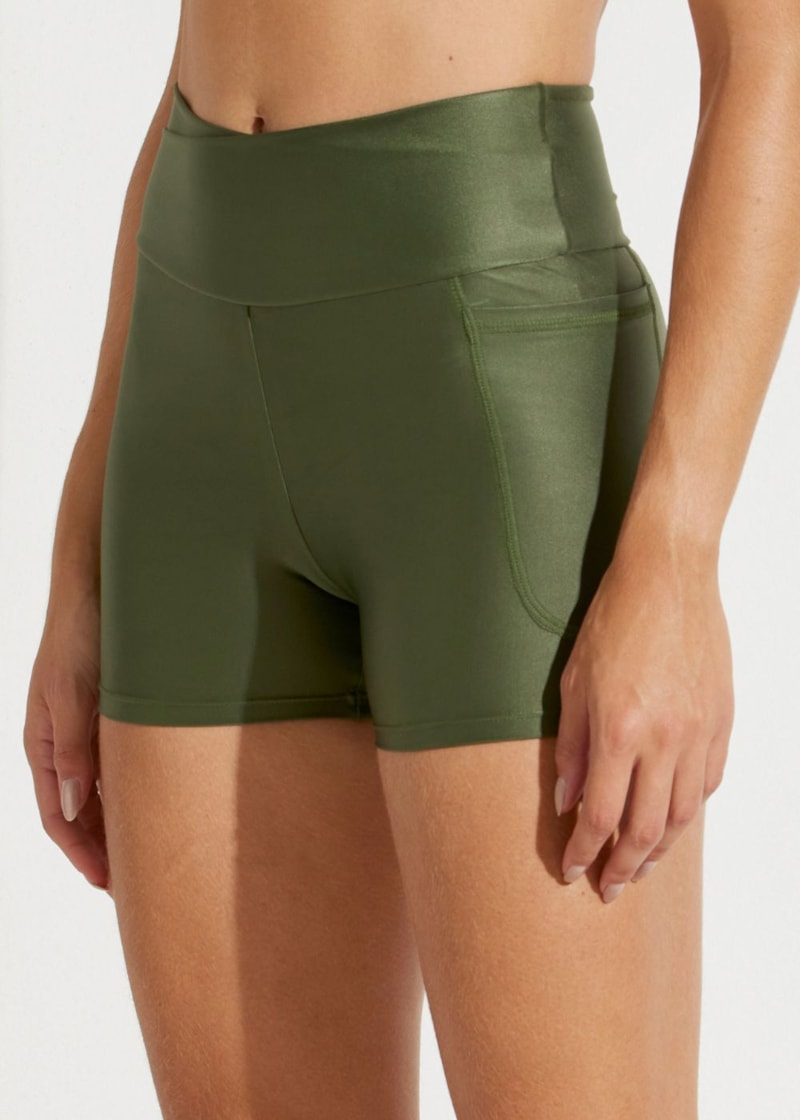 SHORT COM BOLSO ATLETIKA VERDE MILITAR