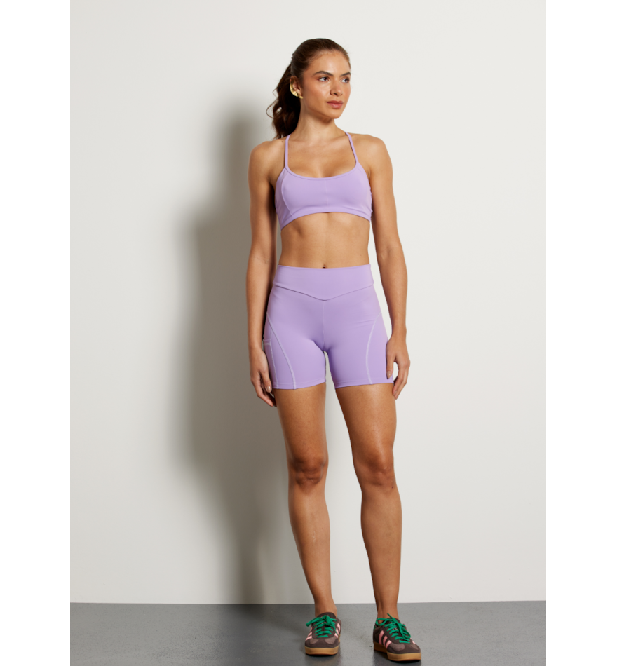 SHORT COM BOLSO GROW NG LILÁS