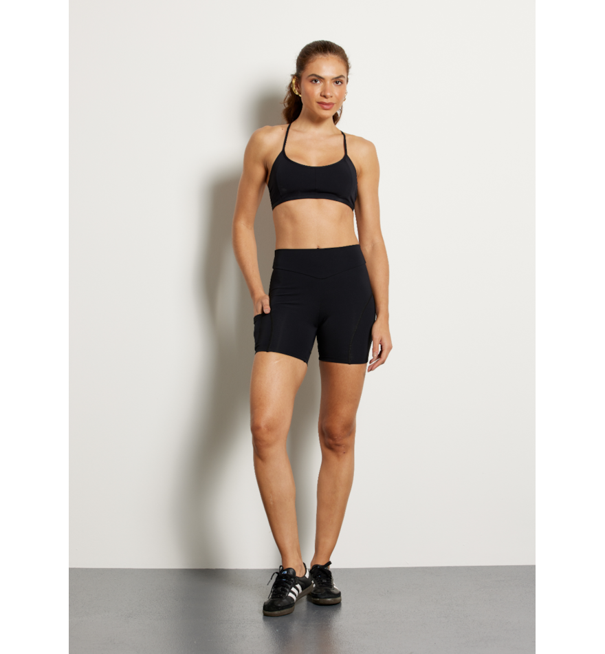 SHORT COM BOLSO GROW NG PRETO SHORT COM BOLSO GROW NG PRETO