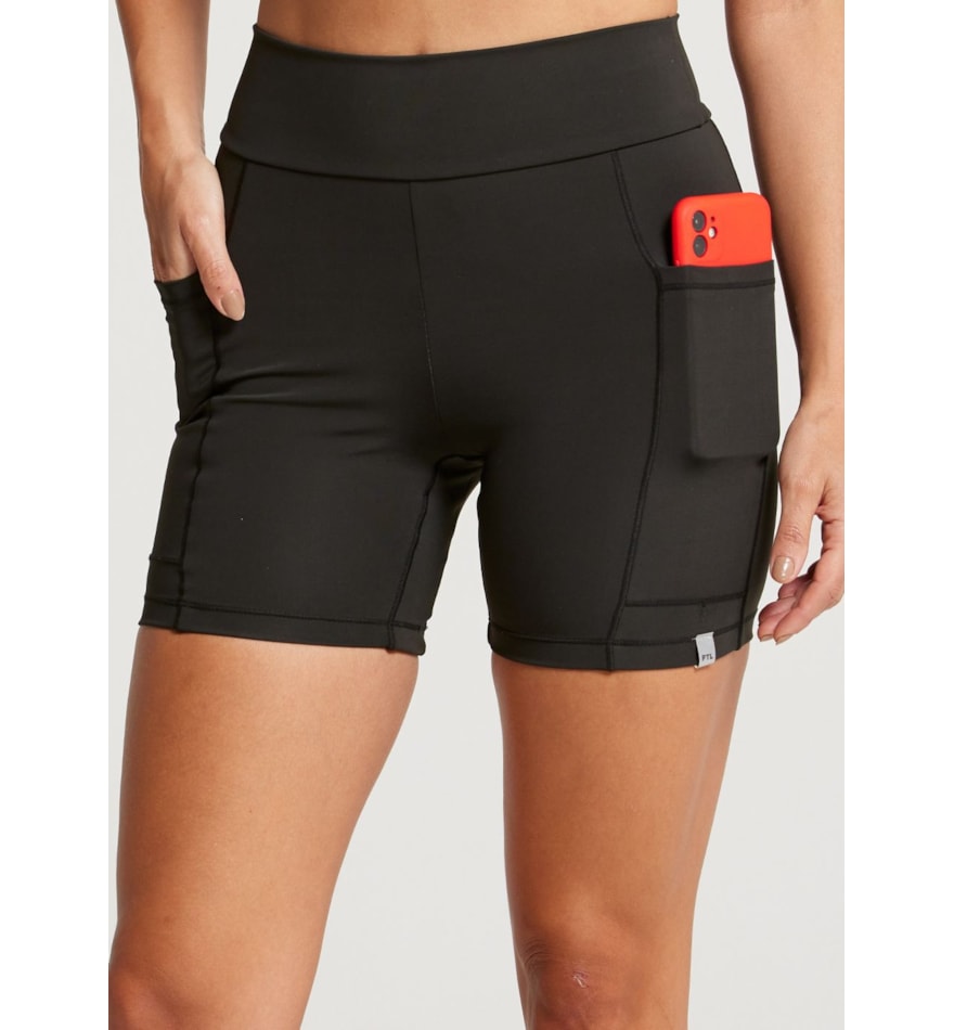 SHORT COM BOLSOS RUNNER PRETO SHORT COM BOLSOS RUNNER PRETO