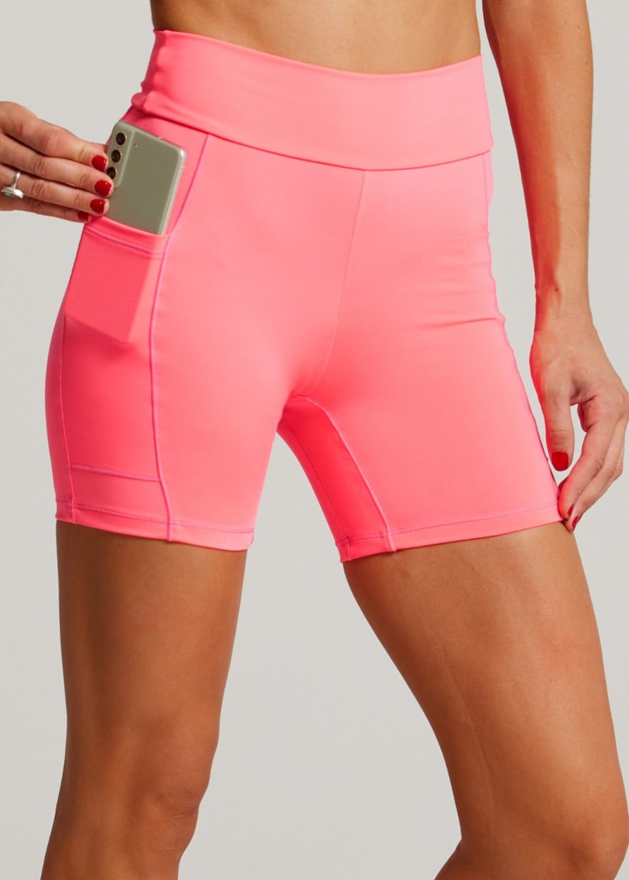 SHORT COM BOLSOS RUNNER ROSA NEON SHORT COM BOLSOS RUNNER ROSA NEON