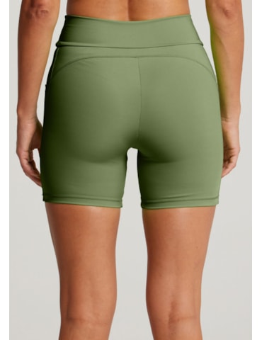 SHORT COM BOLSOS RUNNER VERDE OLIVA