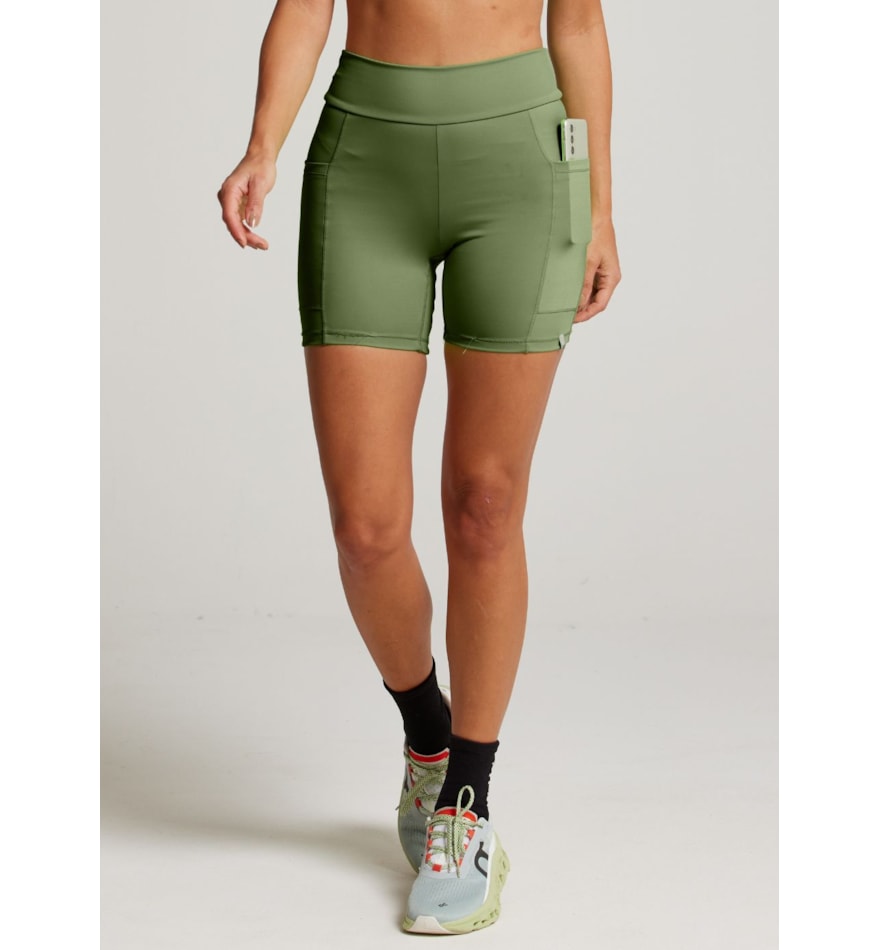 SHORT COM BOLSOS RUNNER VERDE OLIVA SHORT COM BOLSOS RUNNER VERDE OLIVA
