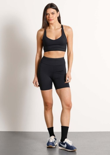 Produto SHORT COM ELÁSTICO FAST AR PRETO