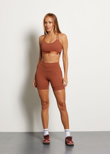 SHORT COM RECORTES MOTION AR MARROM