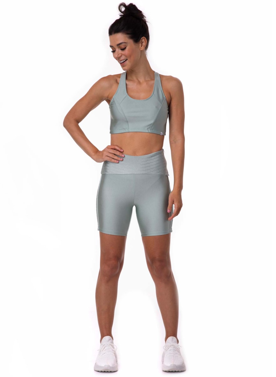 SHORT GYM VERDE OLIVA CLARO