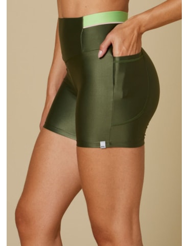 SHORT LATINA VERDE MILITAR