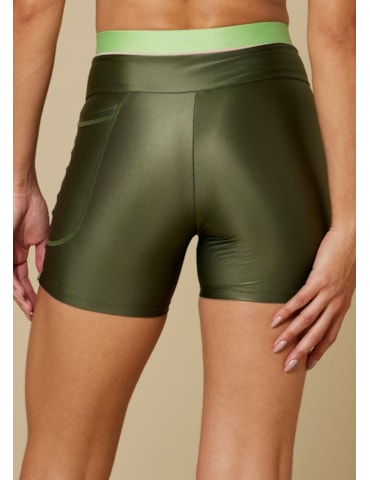 SHORT LATINA VERDE MILITAR