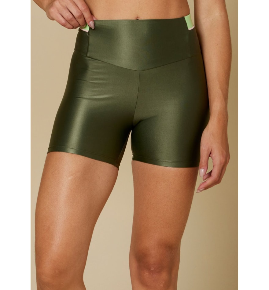 SHORT LATINA VERDE MILITAR