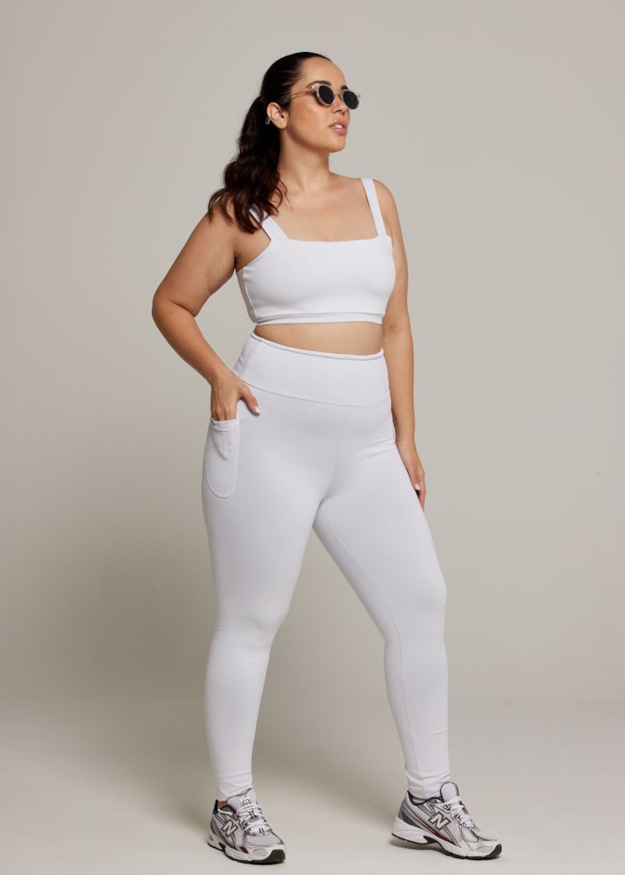 TOP DECOTE RETO ALWAYS BLACKOUT BRANCO COM BOJO REMOVÍVEL