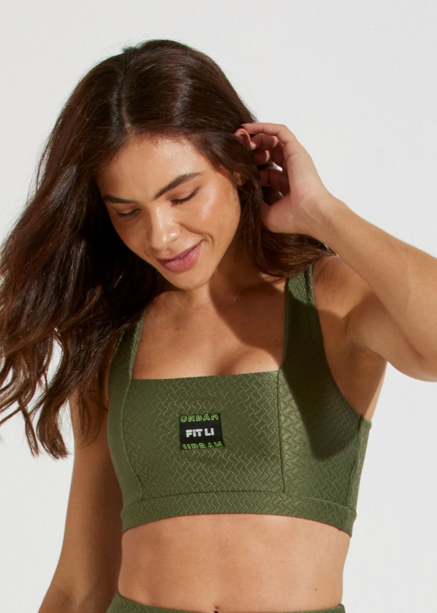 TOP TEXTURIZADO DECOTE QUADRADO NOTRE DAME VERDE MILITAR TOP TEXTURIZADO DECOTE QUADRADO NOTRE DAME VERDE MILITAR