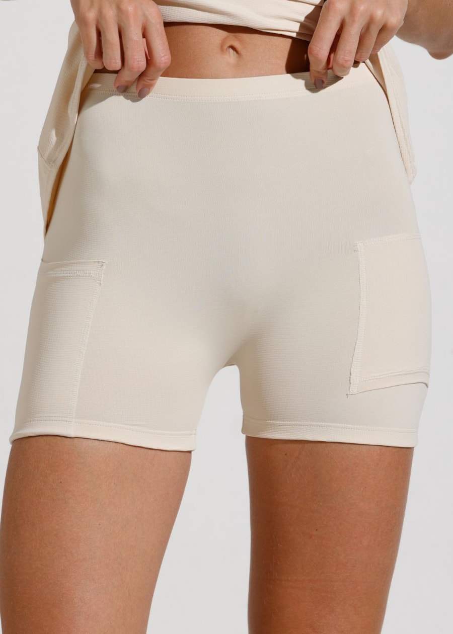 VESTIDO SUMMIT OFF WHITE COM SHORT E BOLSOS